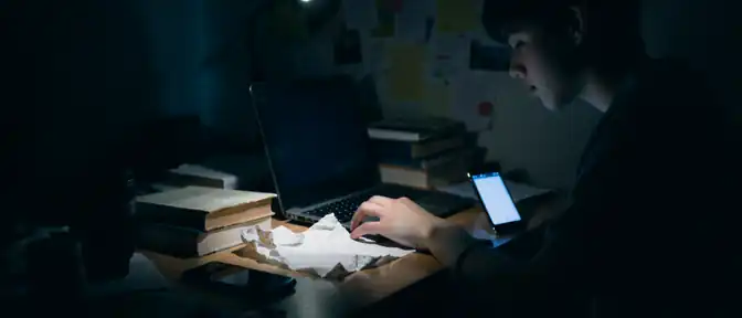 Чрезмерная учебная нагрузка и использование искусственного интеллекта провоцируют рост тревожности и проблемы со здоровьем у российских школьников