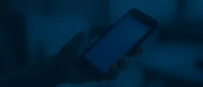 Офтальмолог Веста Майорова опровергла вред темного режима смартфонов для здоровья глаз
